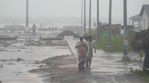 Cyclone arnab-landfall